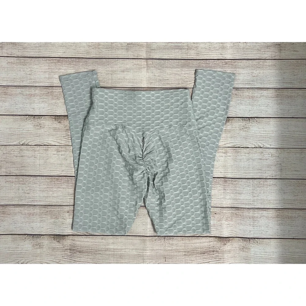 NEW Grey Textured Scrunch Leggings Size SM– High Waist Booty-Lifting‎  Gym Ready
